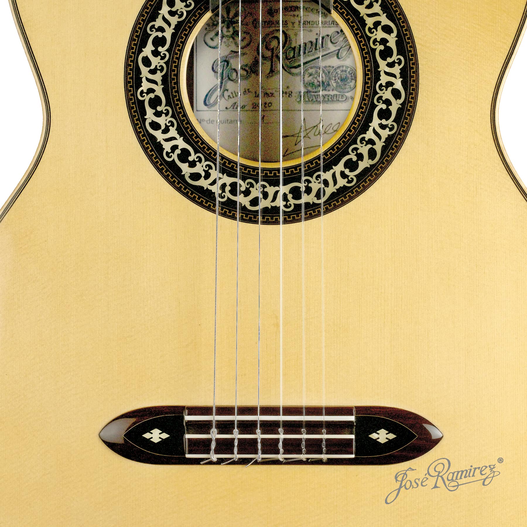 Mouthpiece of the Mangoré artisan guitar by Ramírez Guitars.